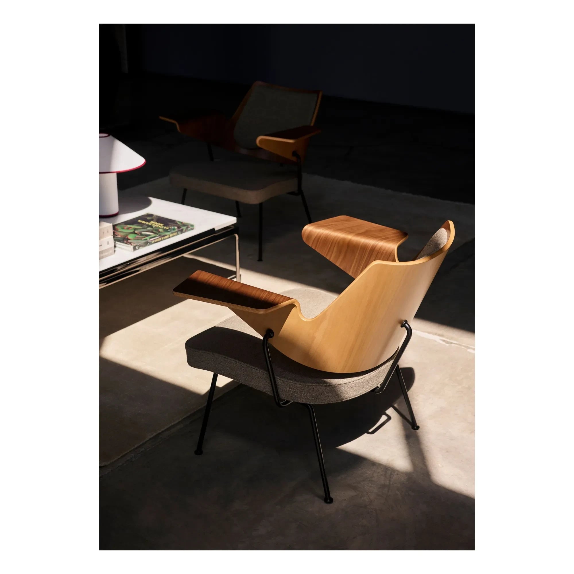 & Tradition - Sillón RD8 lounge chair, Robin Day | Gris oscuro