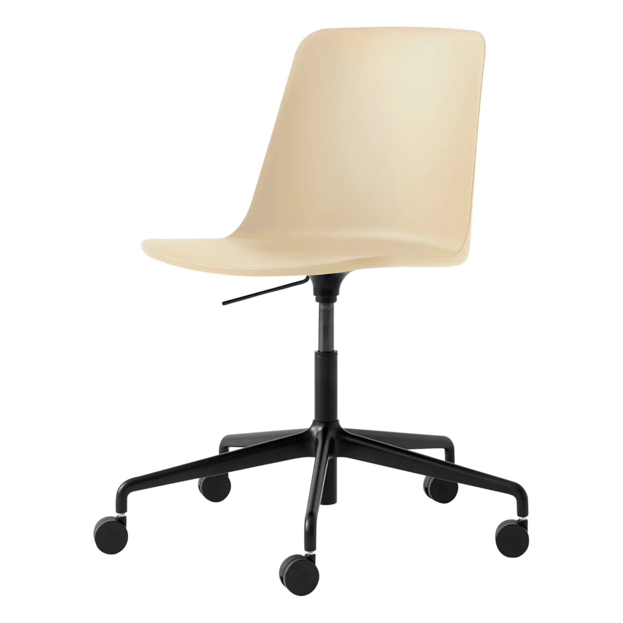 & Tradition - Silla de oficina Rely HW28 con base negra - Hee Welling | Kum