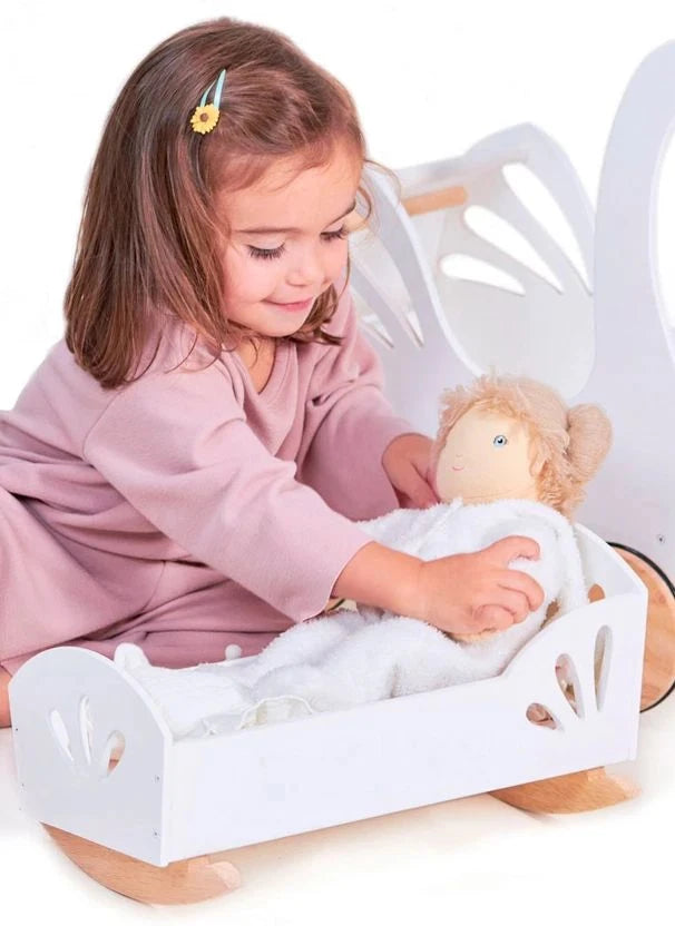 Tender Leaf Toys - Cuna para muñecas Cisne