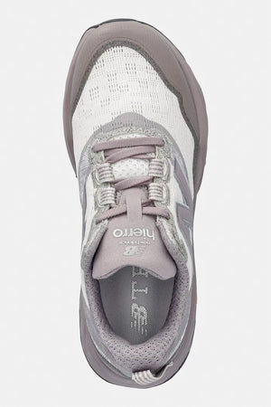 Zapatillas de entrenamiento de mujer New Balance HIERRO