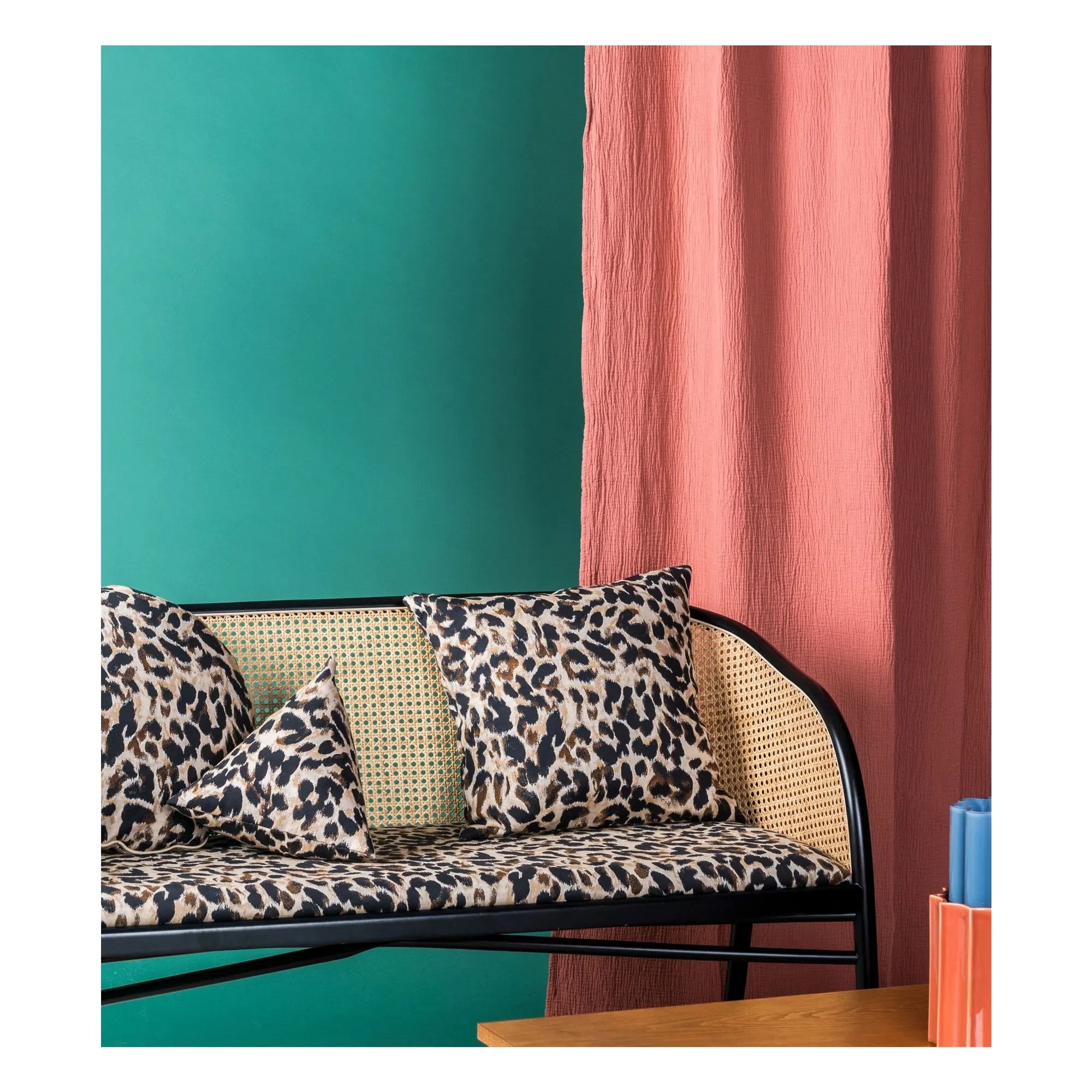 The Socialite Family - Cojín cuadrado de jacquard Carino | Leopardo