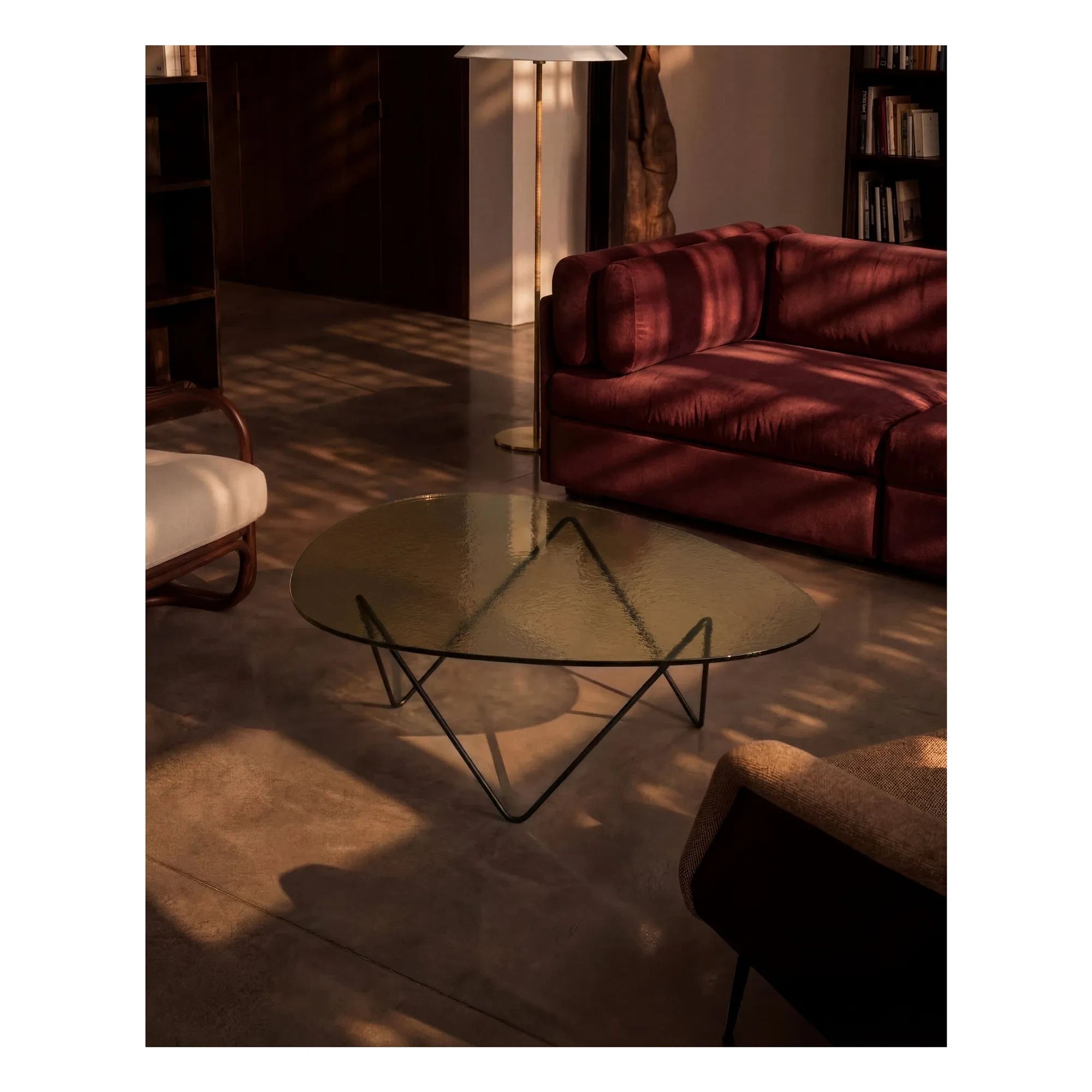 Gubi - Mesita de centro Pedrera, Corsini & Ruiz Millet | Carbón