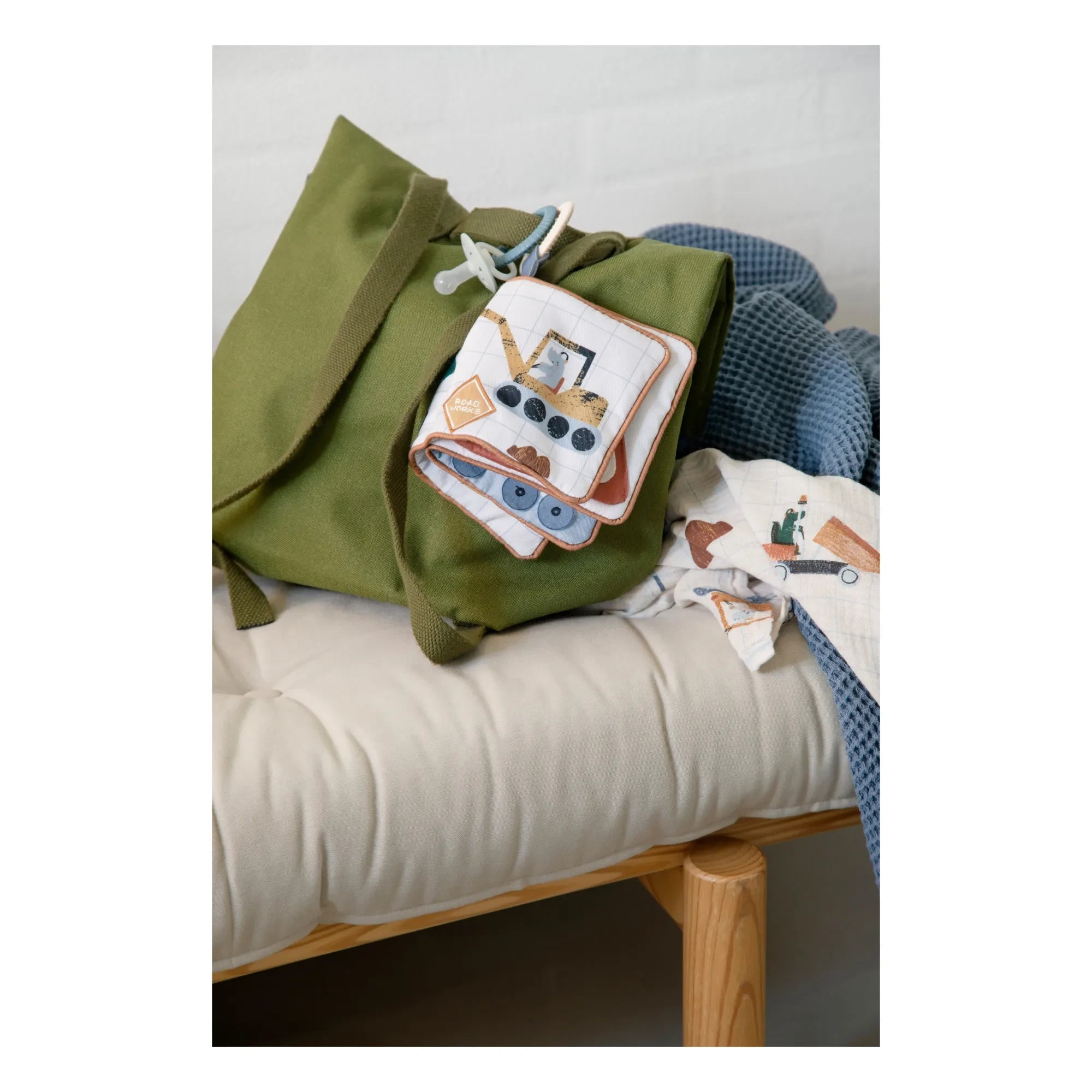 Sebra - Libro de actividades de peluche Builders