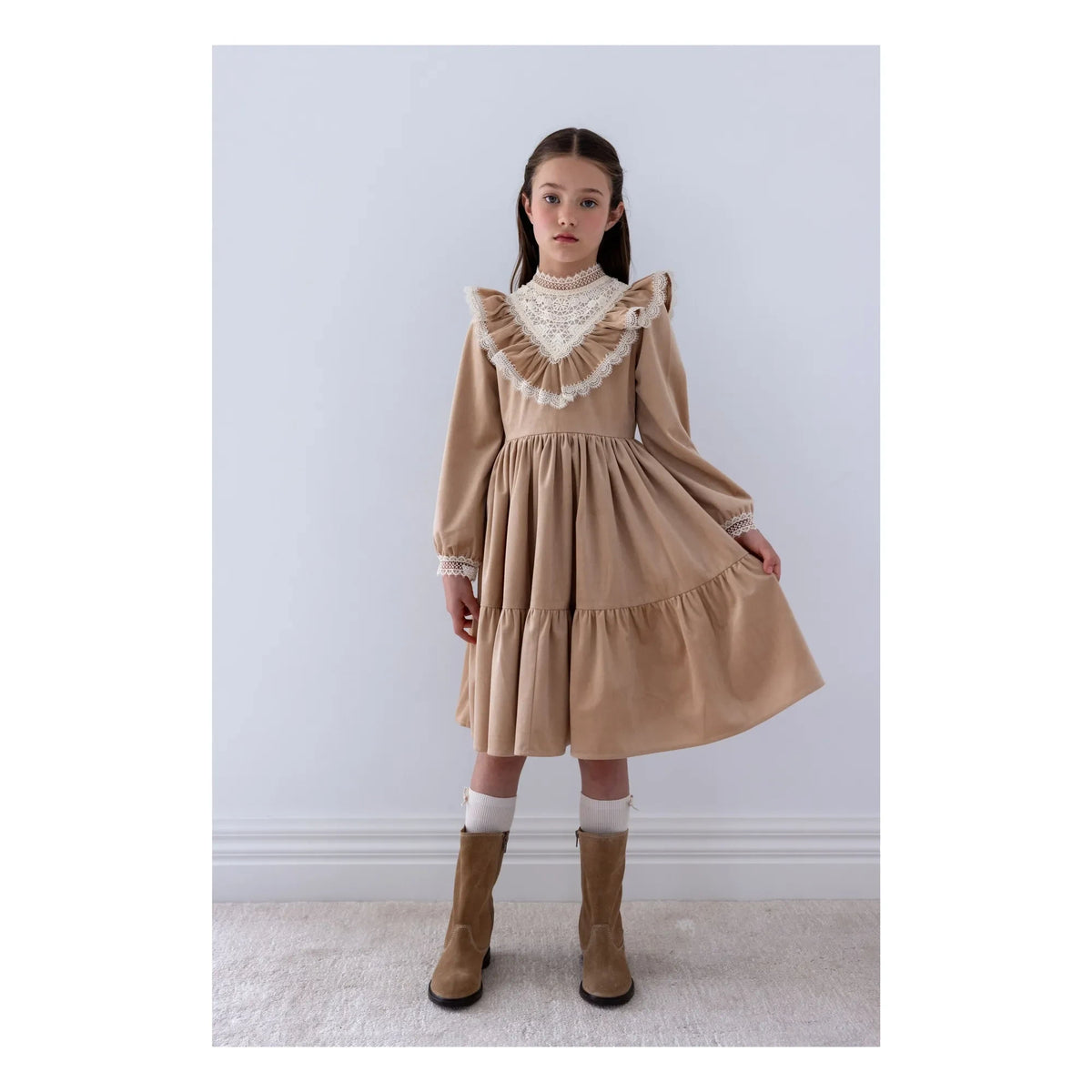 petite Amalie - Vestido con cuello de encaje | Beige