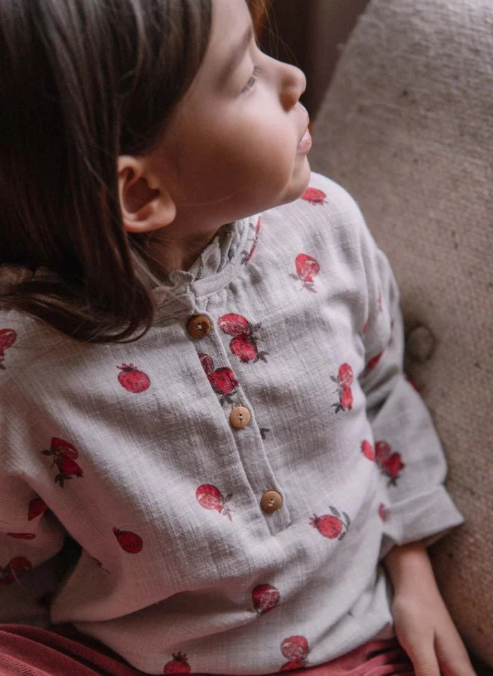 Studio Bohème - Blusa de Algodón Orgánico con Estampado de Flor de Nar, Cuello Fruncido | Azul Claro