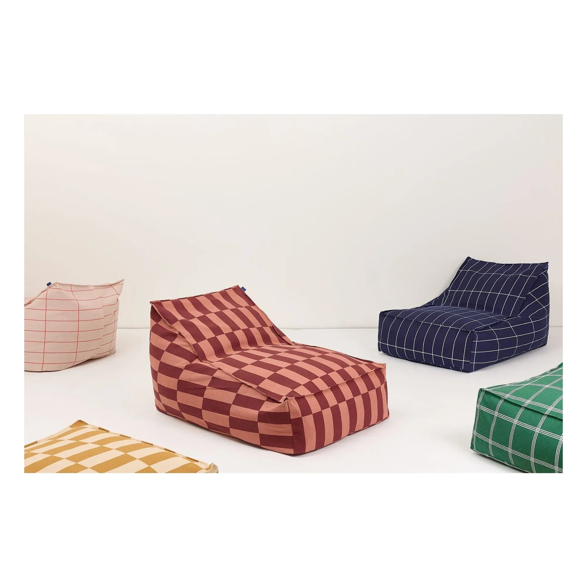 Nobodinoz - Puf largo Vibes Tiles | Rojo