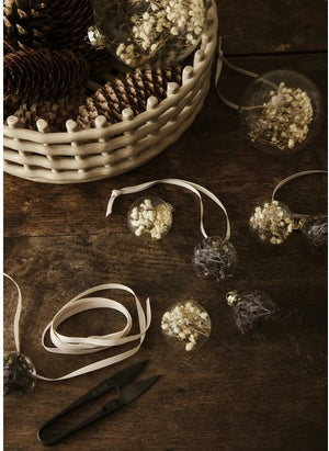 Ferm Living - Adornos de Navidad de Vidrio Flora - Set de 4 | Ciruela