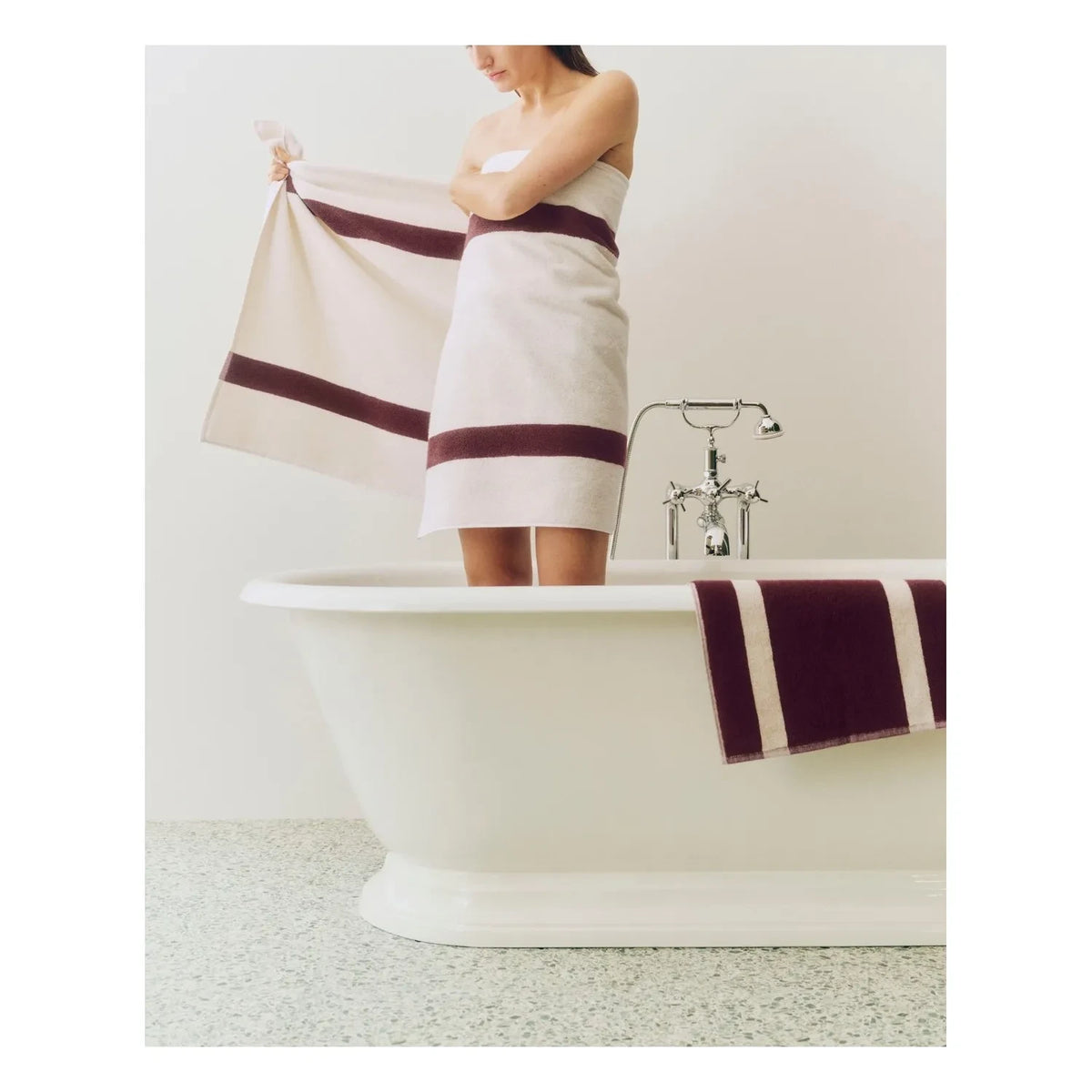 Hay - Toalla de baño a rayas | Burdeos