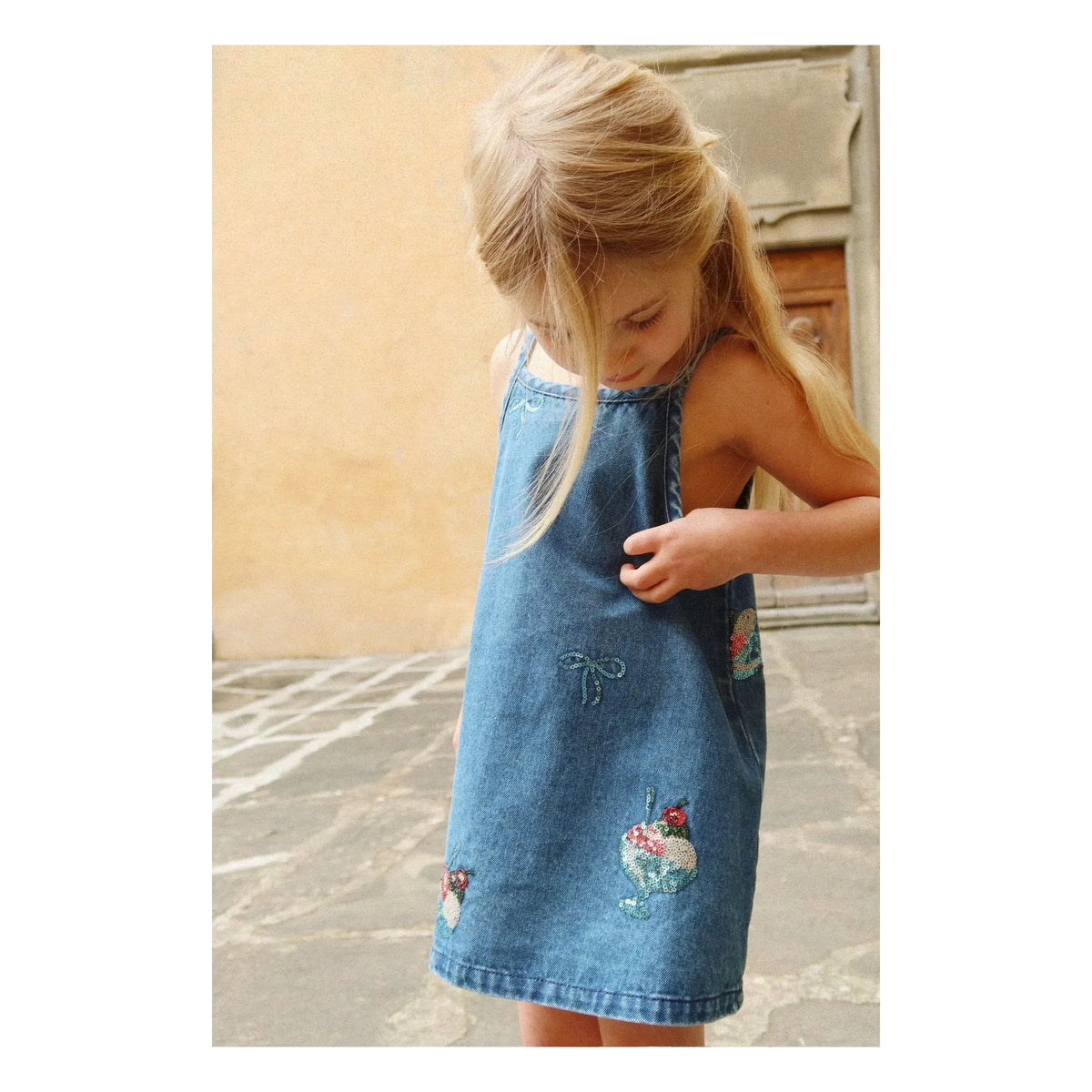Konges Sløjd - Vestido vaquero con lentejuelas, modelo Magot Glaces de algodón orgánico | Azul