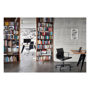 Vitra - Mesa EM, roble natural aceitado 220x90 cm - patas negras - Jean Prouvé | Roble