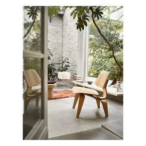 Vitra - Sillón LCW (Lounge Chair Wood) - Charles y Ray Eames, 1945-1946 | Fresno negro