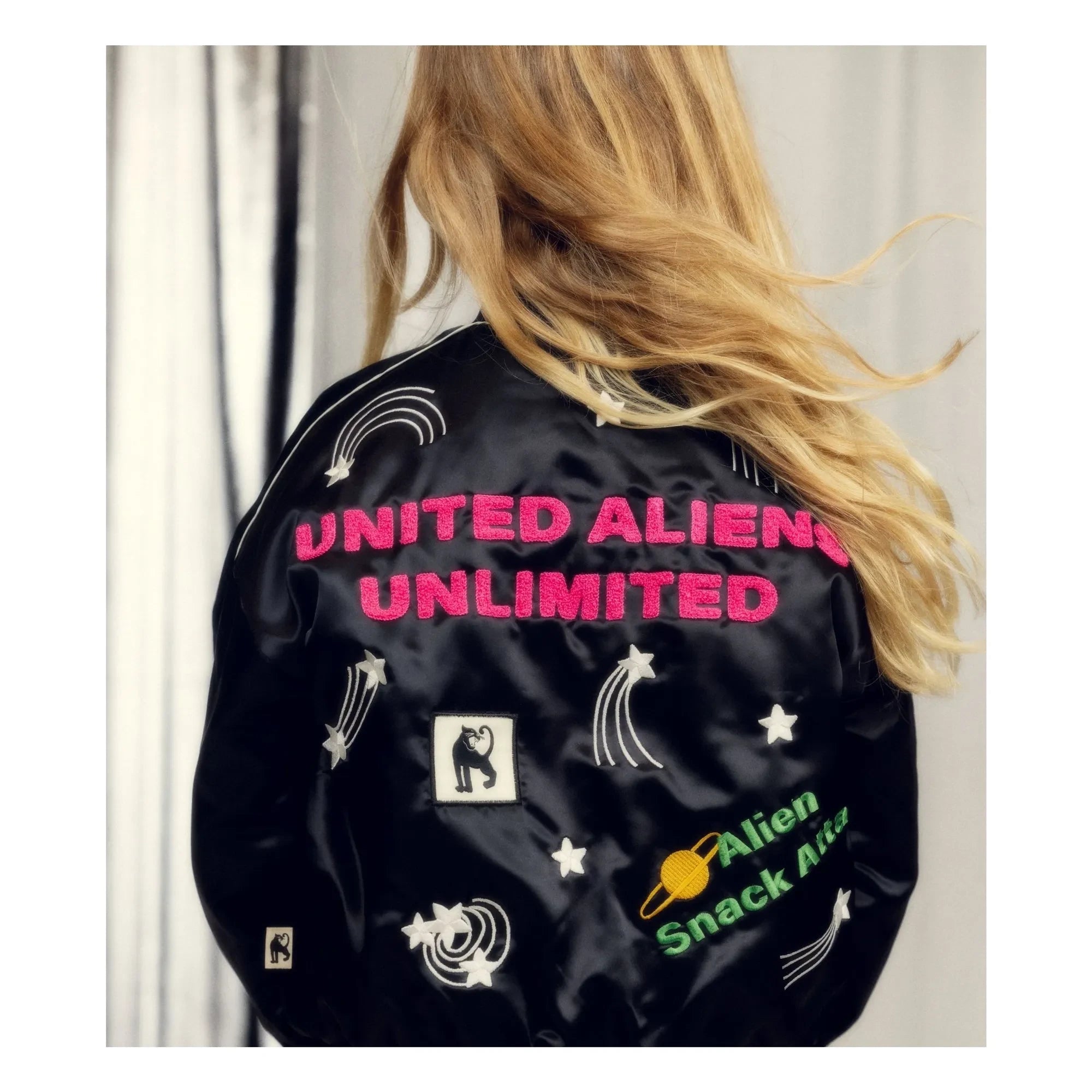 Mini Rodini - Chaqueta de béisbol de satén de fibra reciclada Alien | Negro