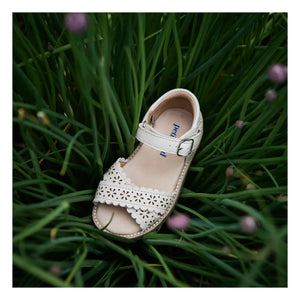 Petit Nord - Sandalias Cruzadas Florales con Tiras | Crema