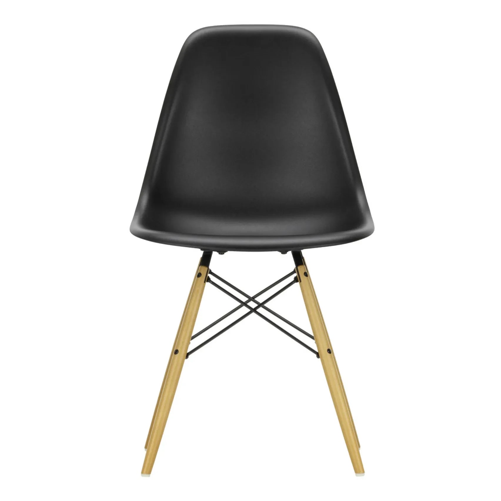 Vitra - Silla DSW de plástico - Base de arce - Charles & Ray Eames | Negra