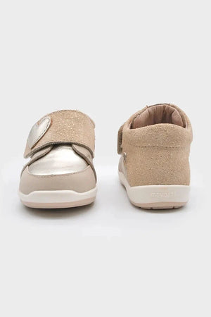 Zapatos Mayoral de piel para niños