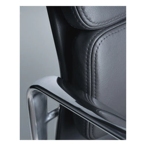 Vitra - Silla giratoria Soft Pad EA 217 de piel | Negro