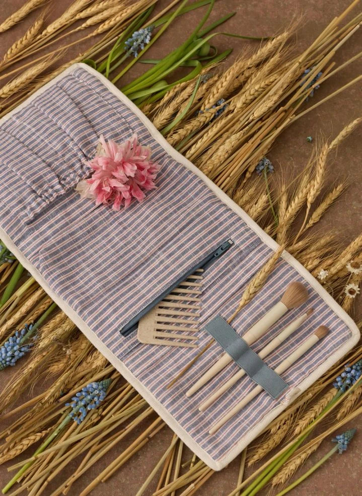 Louise Misha - Estuche para brochas de maquillaje Teila | Crema