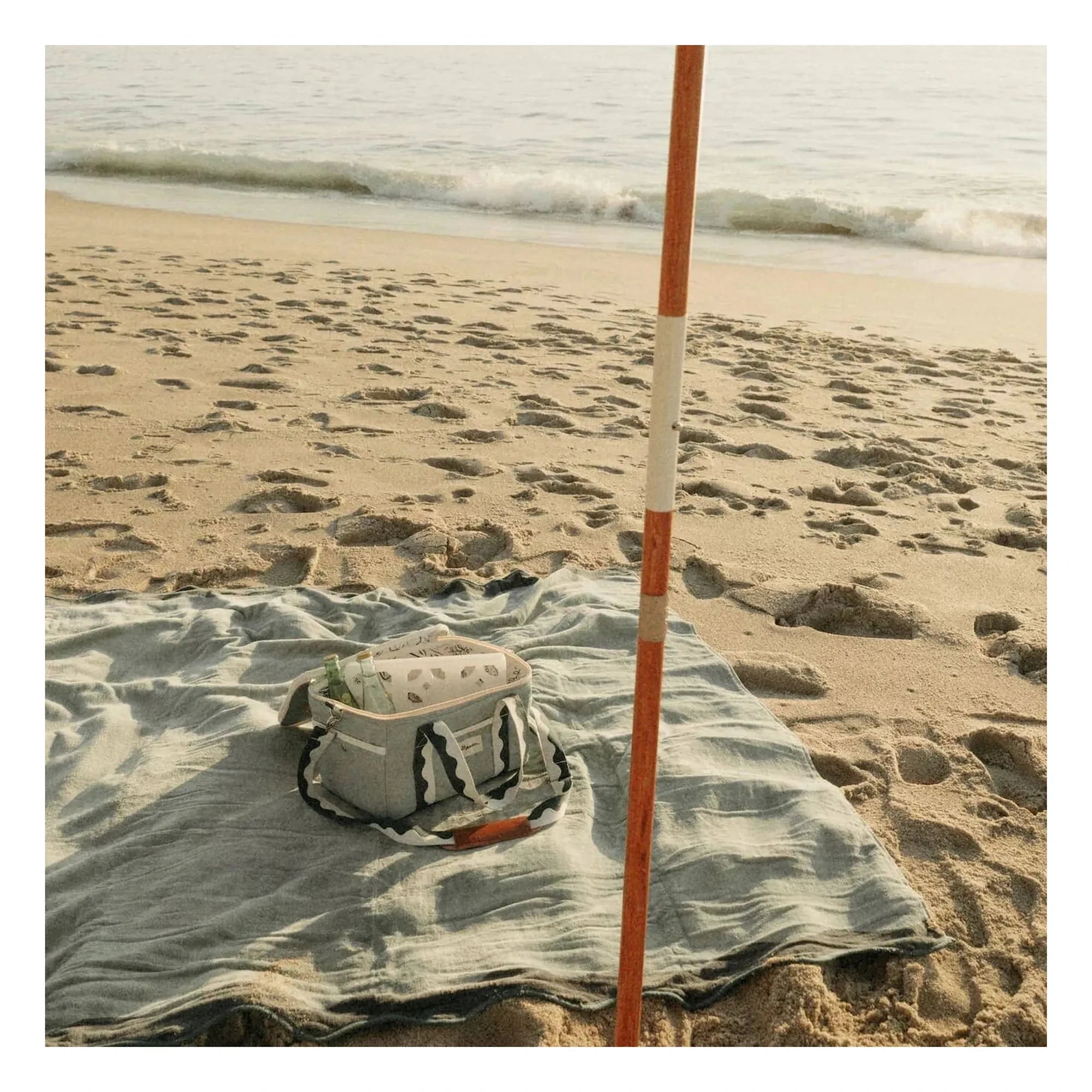 Business & Pleasure Co. - Toalla de playa perforada | Verde