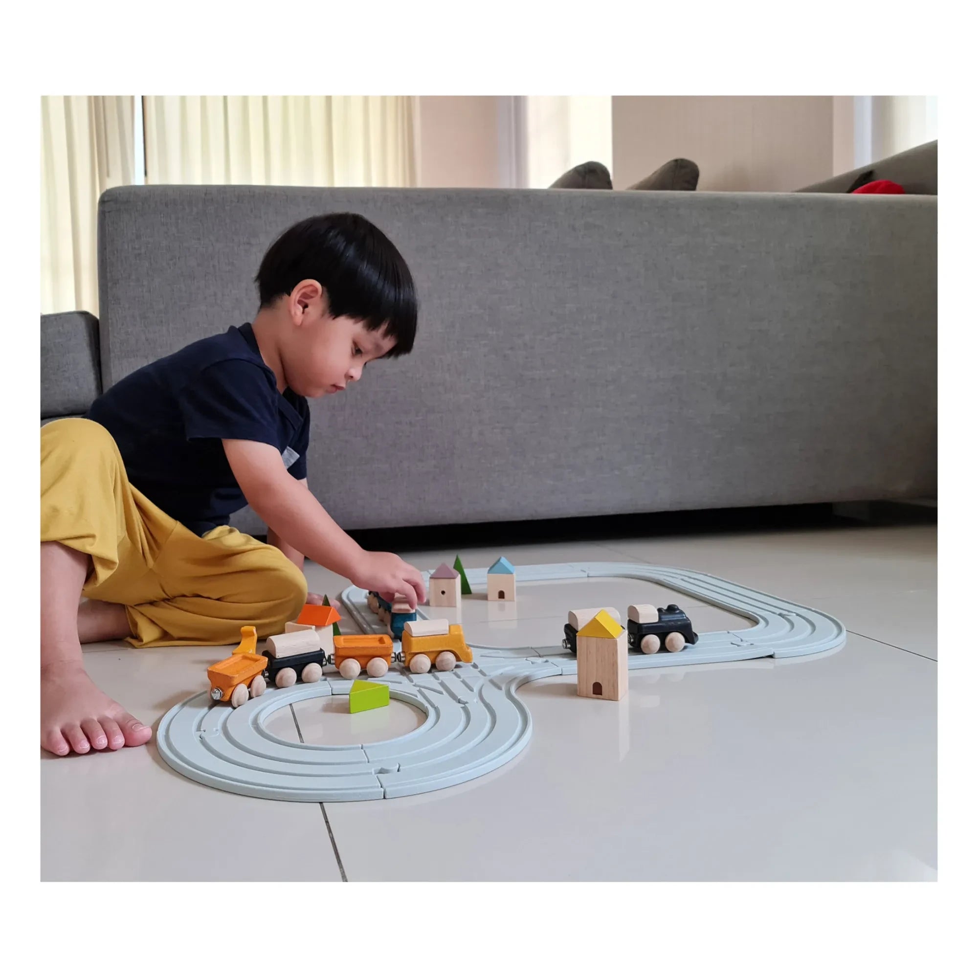 Plan Toys - Mi Primer Coche de Juguete de Madera | Azul Marino