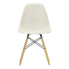 Vitra - Silla DSW de plástico - base de arce - Charles & Ray Eames | Gris guijarro