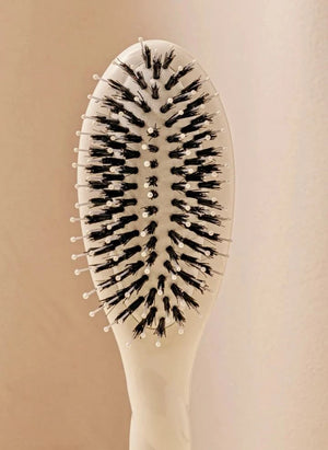 La Bonne Brosse - La Petite Brosse: Cepillo Suave Nº 03 - Para el Cuero Cabelludo Sensible | Crema