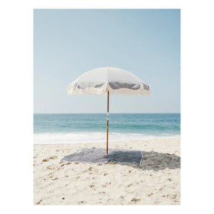 Business & Pleasure Co. - Sombrilla de playa prémium con flecos | Azul marino
