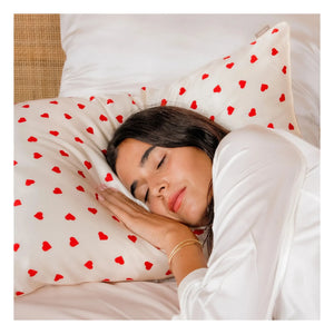 Funda de almohada de seda de morera Emily's Pillow con estampado de corazón | Crema