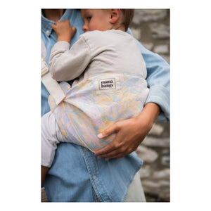 Mama Hangs - Mochila portabebés Carry & Walk | Pastel