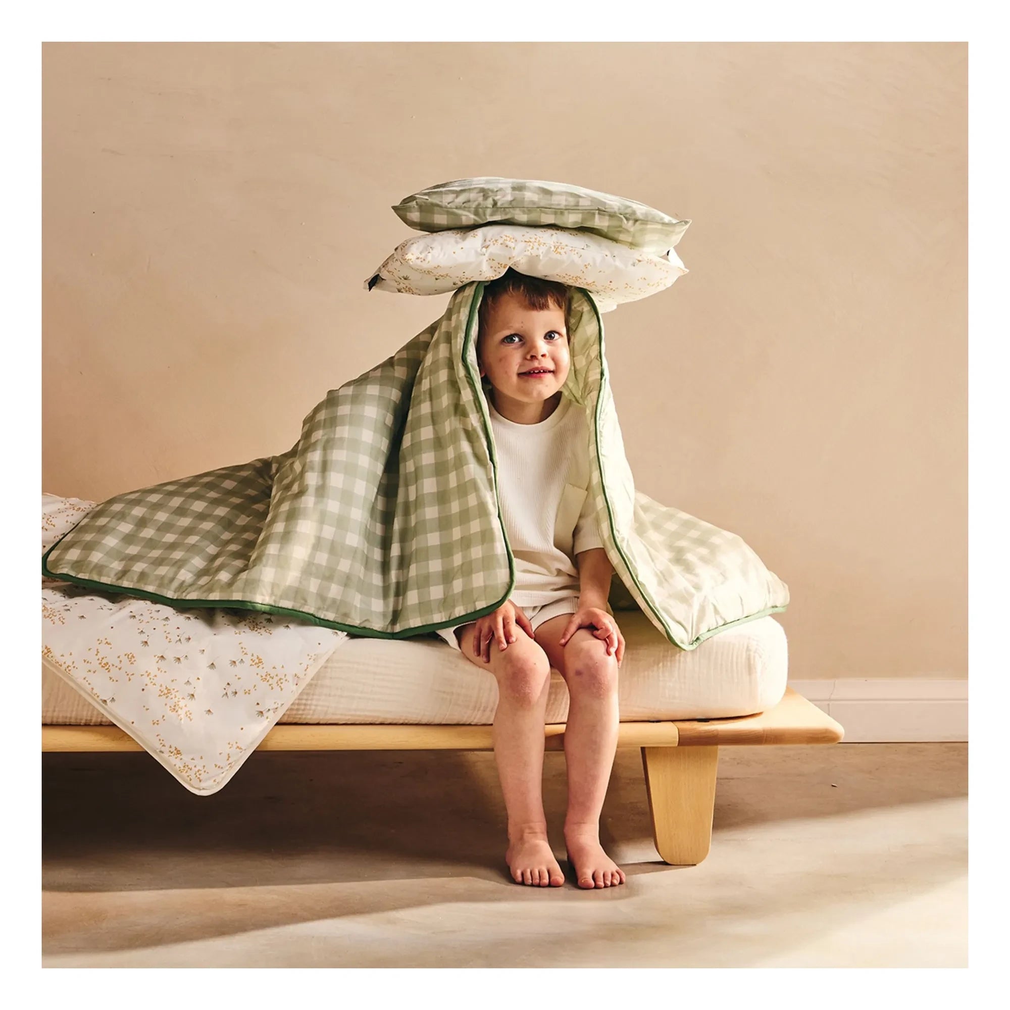 Charlie Crane - Edredón y almohada Doli - Charlie Crane x MUES Design | Verde