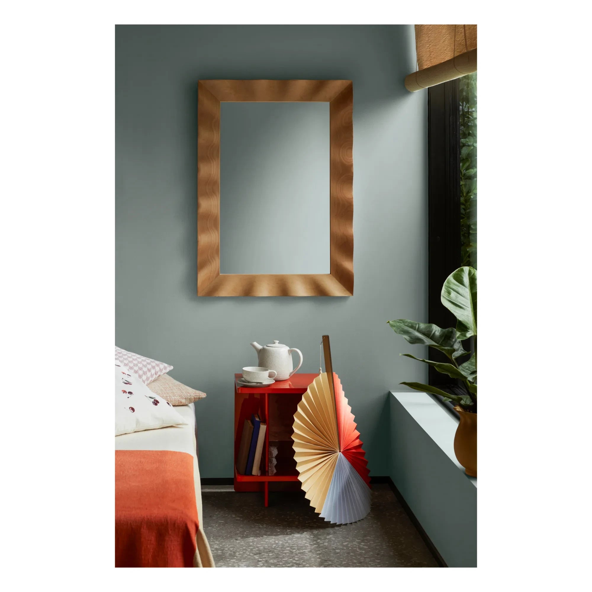 Broste Copenhagen - Espejo ondulado de madera de haya | Haya