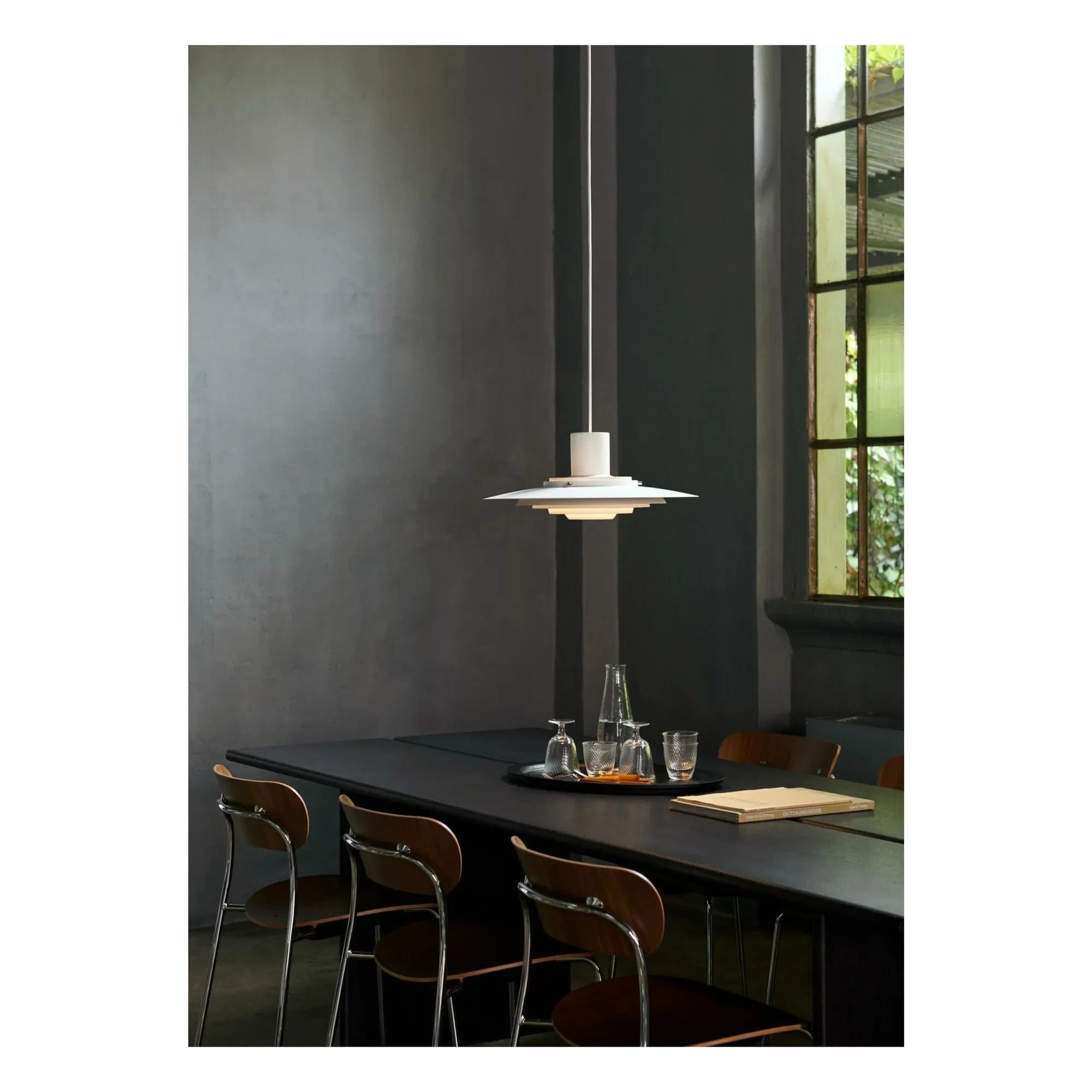 & Tradition - Mesa de comedor Ita OS2 | Roble oscuro