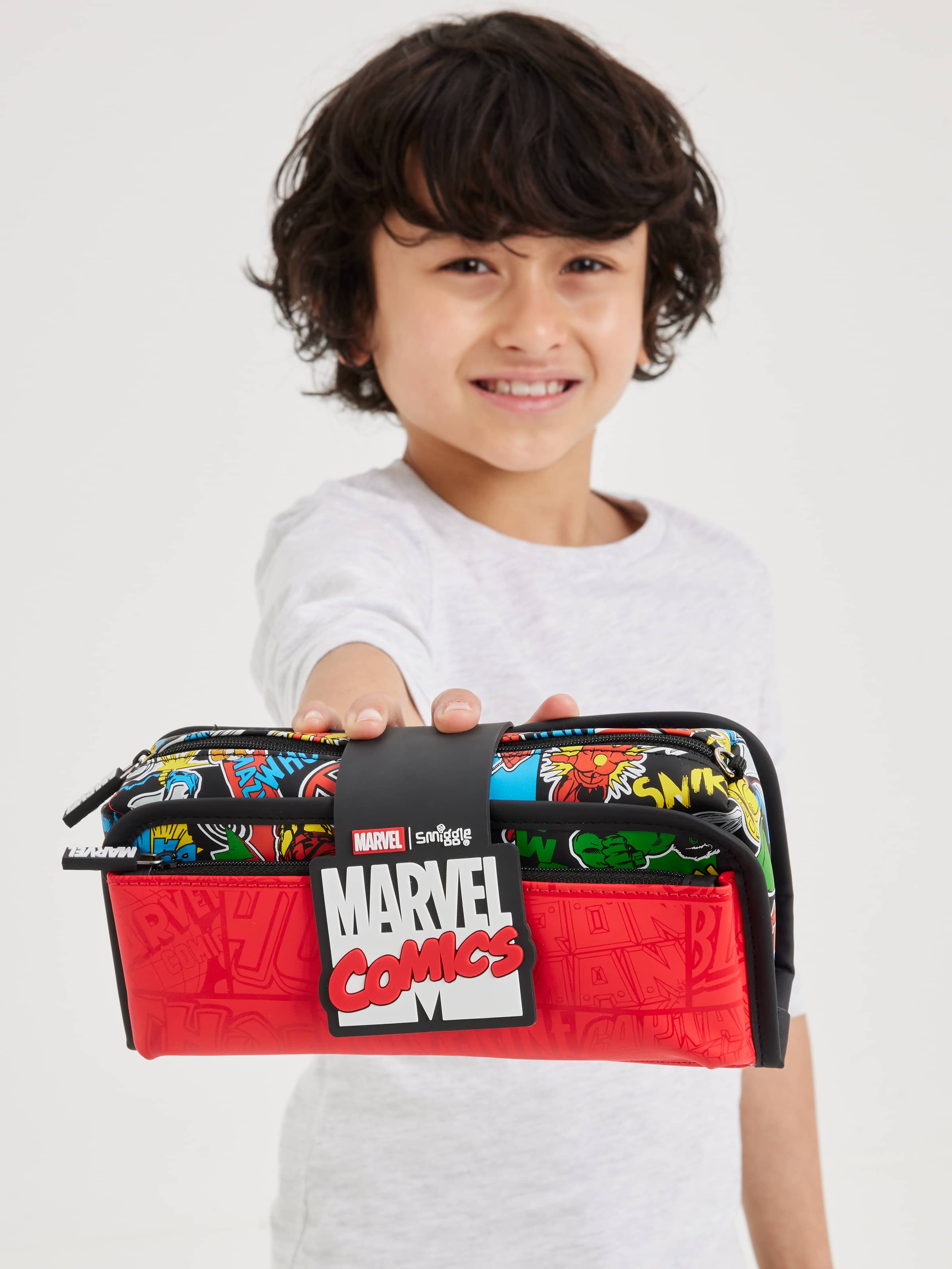 Smiggle - Estuche utilitario Marvel