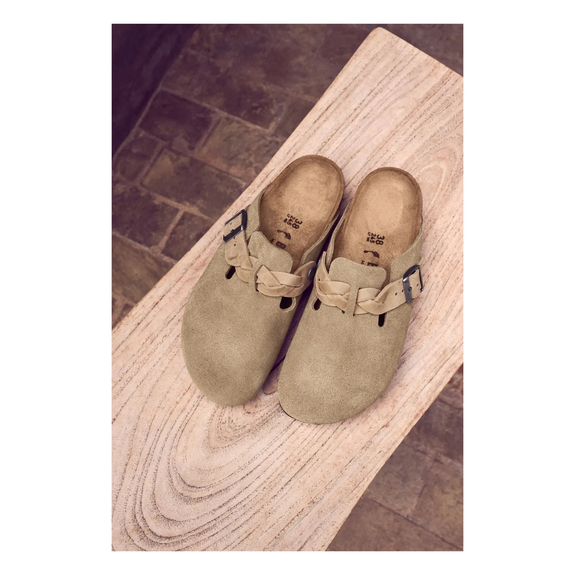 BIRKENSTOCK - Sandalias zueco Boston trenzado de horma estrecha | Marrón empolvado