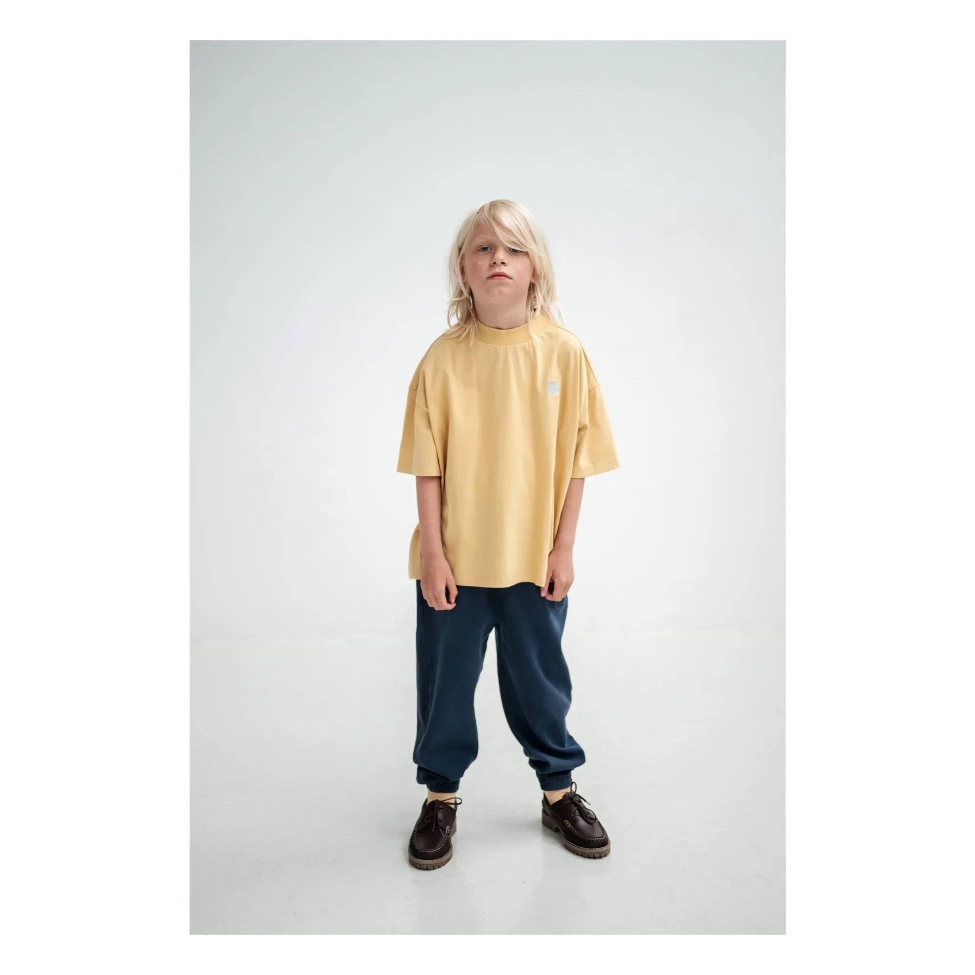 Repose AMS - Camiseta de algodón orgánico con cuello cuadrado R | Amarillo