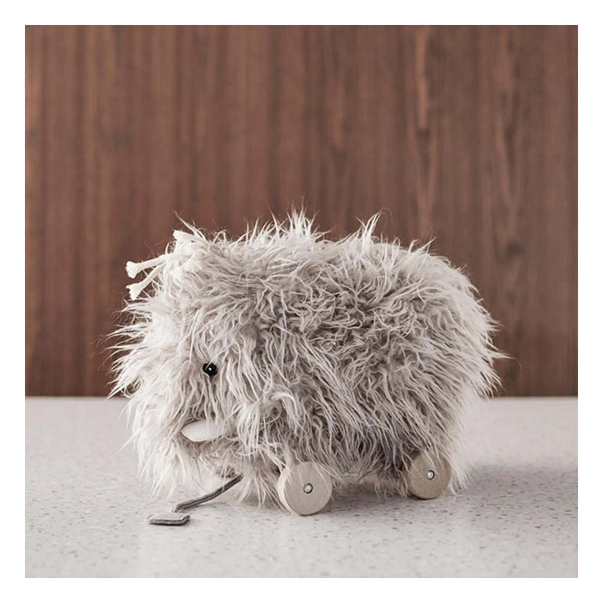 Kid's Concept - Mamut con ruedas