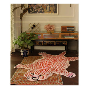 Doing Goods - Alfombra de lana rosa con estampado de leopardo | Rosa