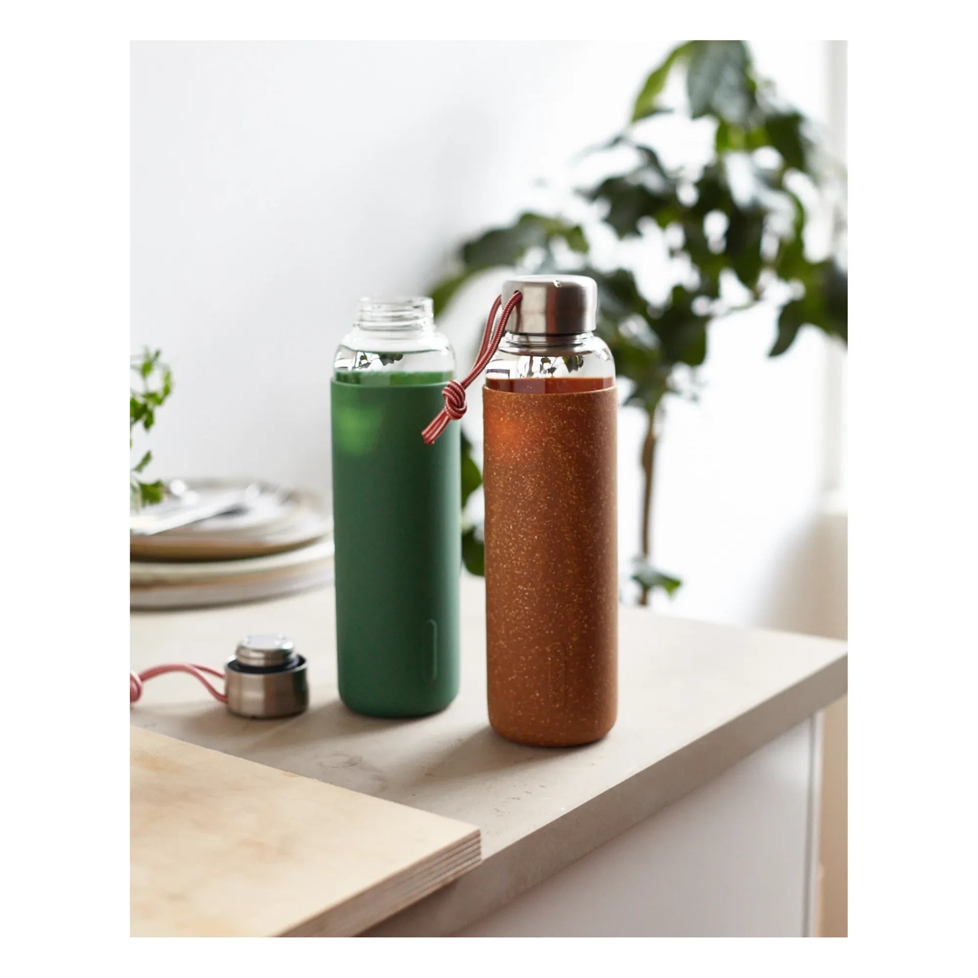 Black + Blum - Botella de agua de cristal de borosilicato - 600 ml | Beige