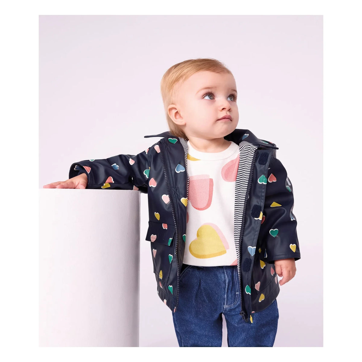 Petit Bateau - Chubasquero icónico con estampado de corazones para bebé | Azul marino