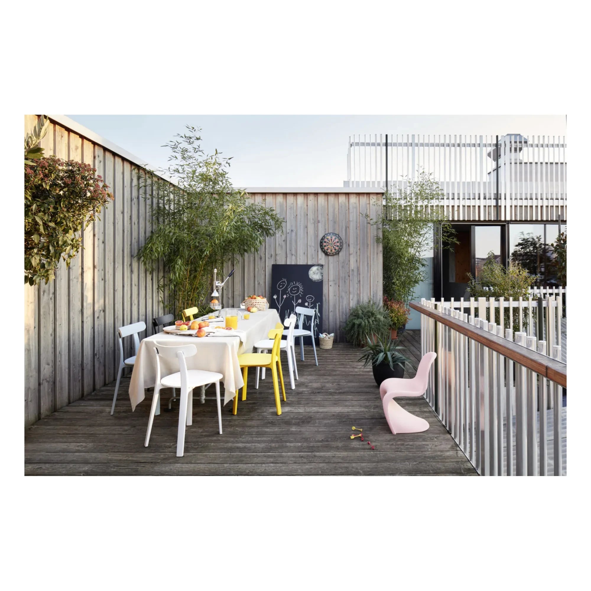 Vitra - Silla totalmente de plástico - Diseño de Jasper Morrison | Bouton d'or