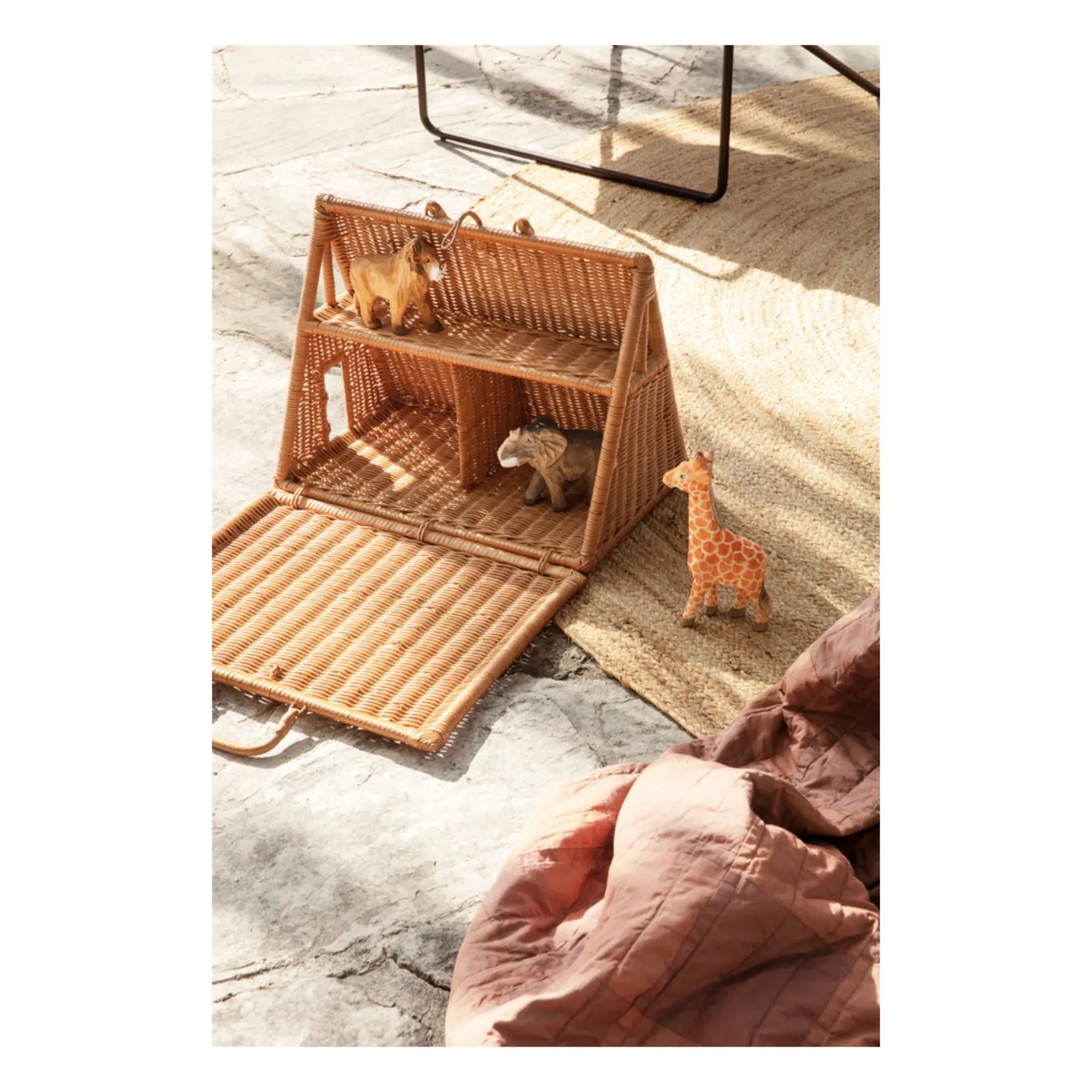 Ferm Living Kids - Casa de ratán trenzado