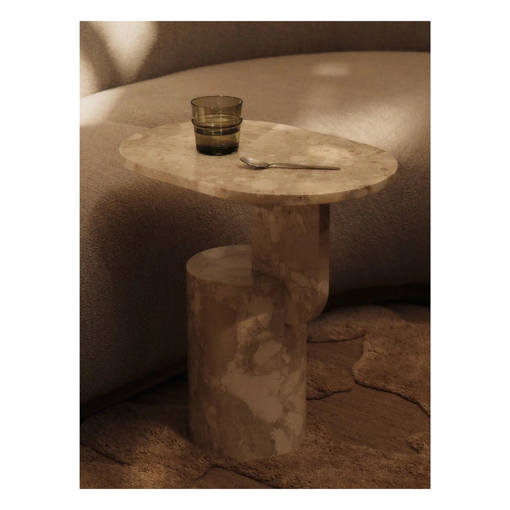 Ferm Living - Mesa auxiliar de mármol | Arena