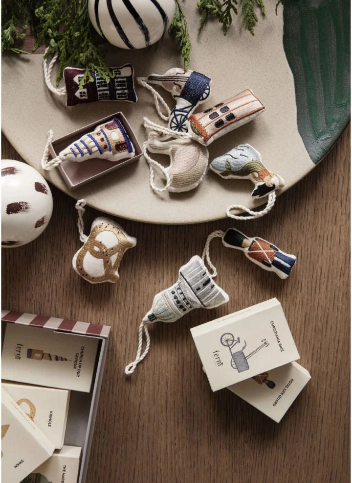 Ferm Living - Adorno Navideño de Galleta Roja