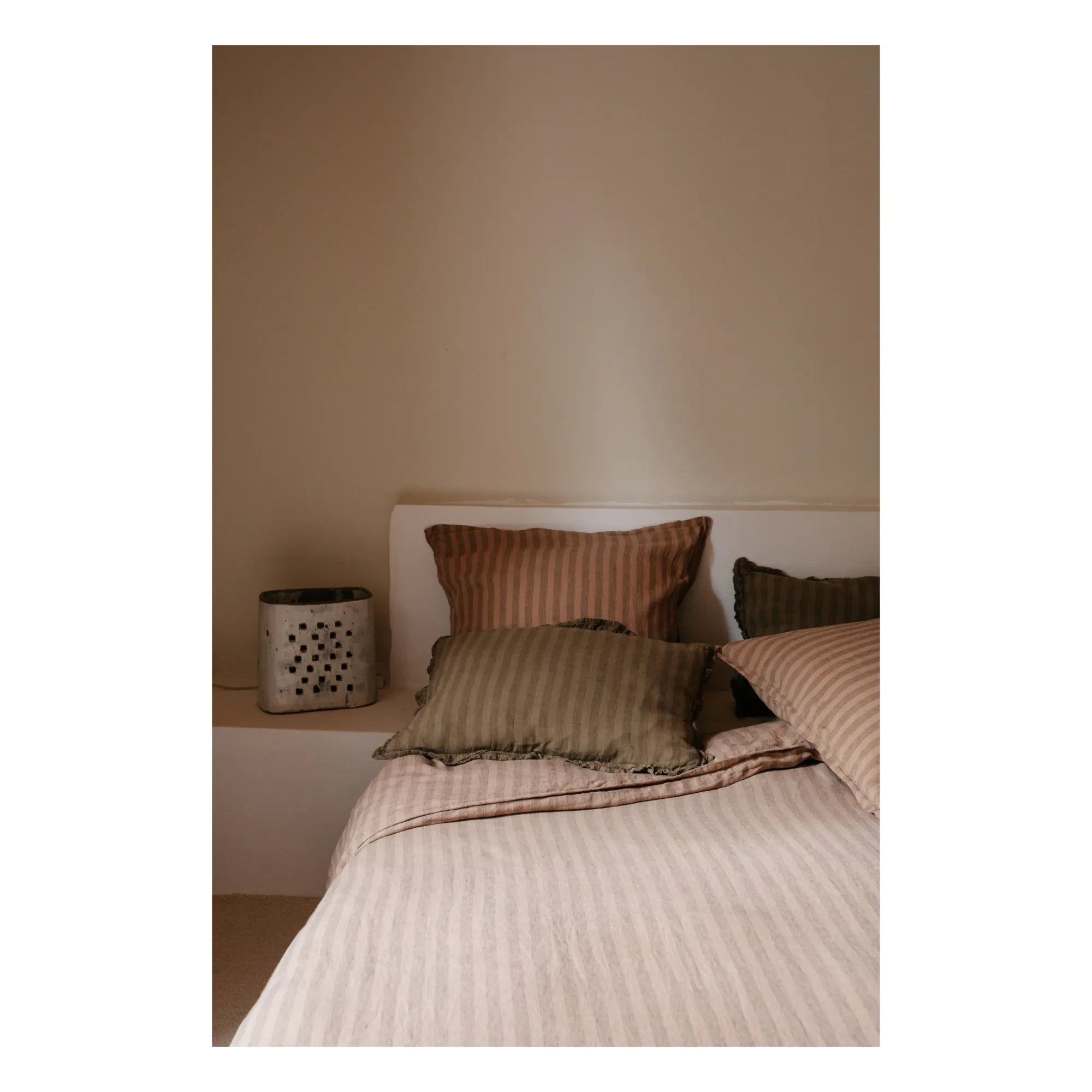Le Monde Sauvage - Funda de almohada de lino Sandhills | Russet