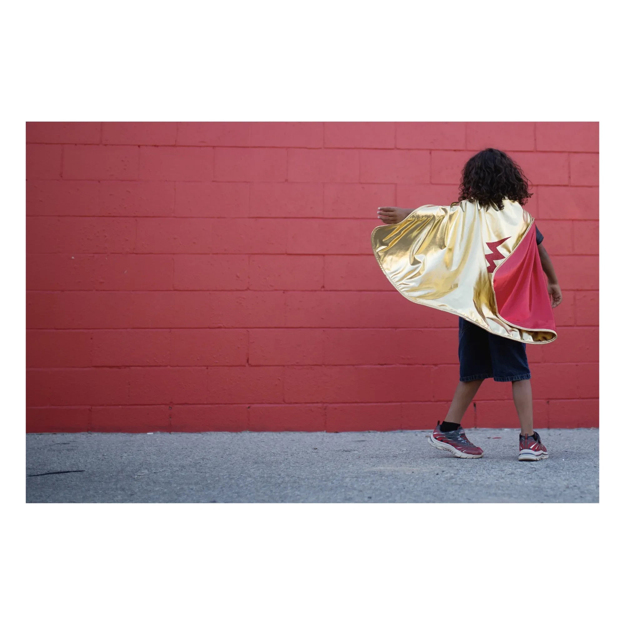 Great Pretenders - Capa reversible de superhéroe