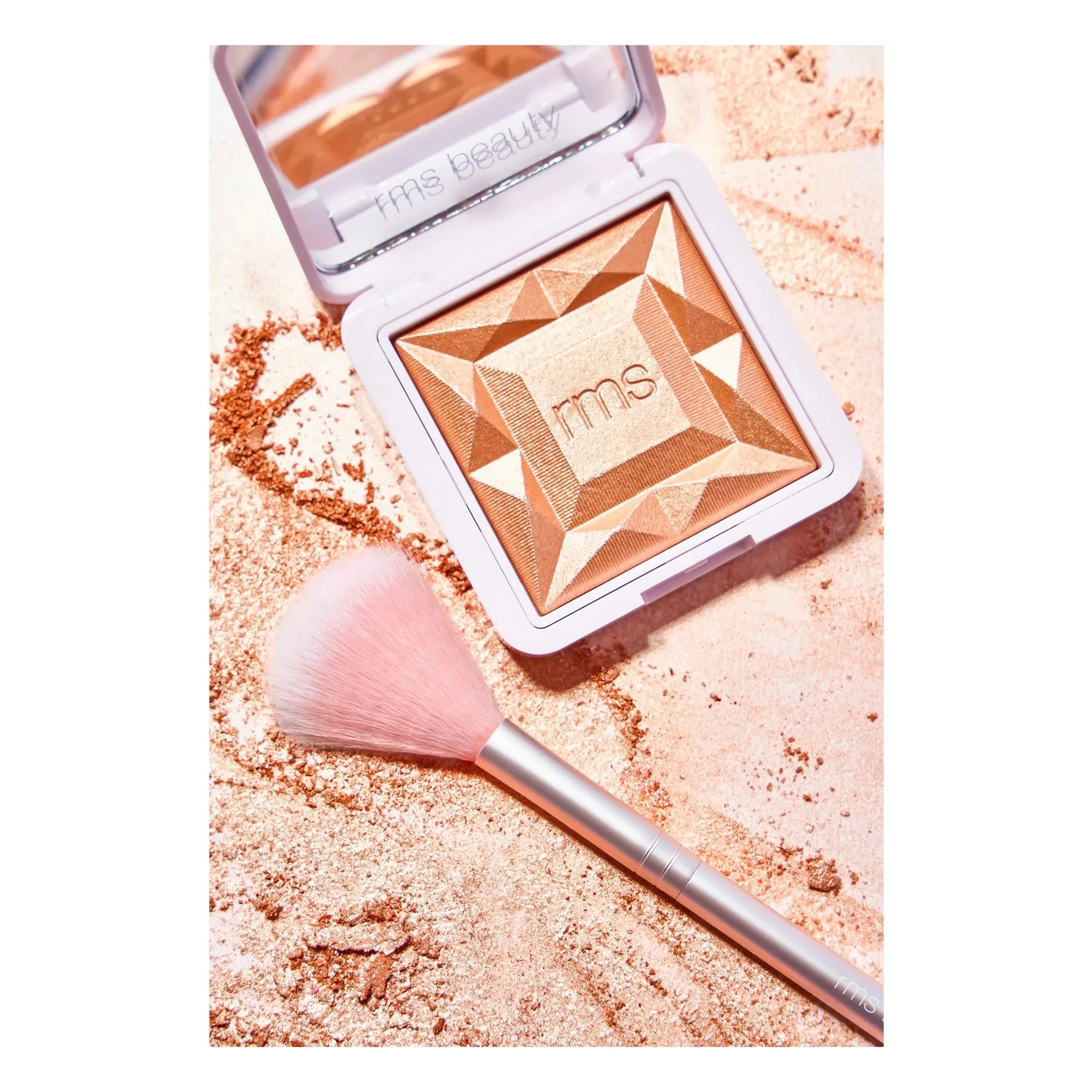 RMS Beauty - Brocha de colorete Skin2Skin | Incoloro