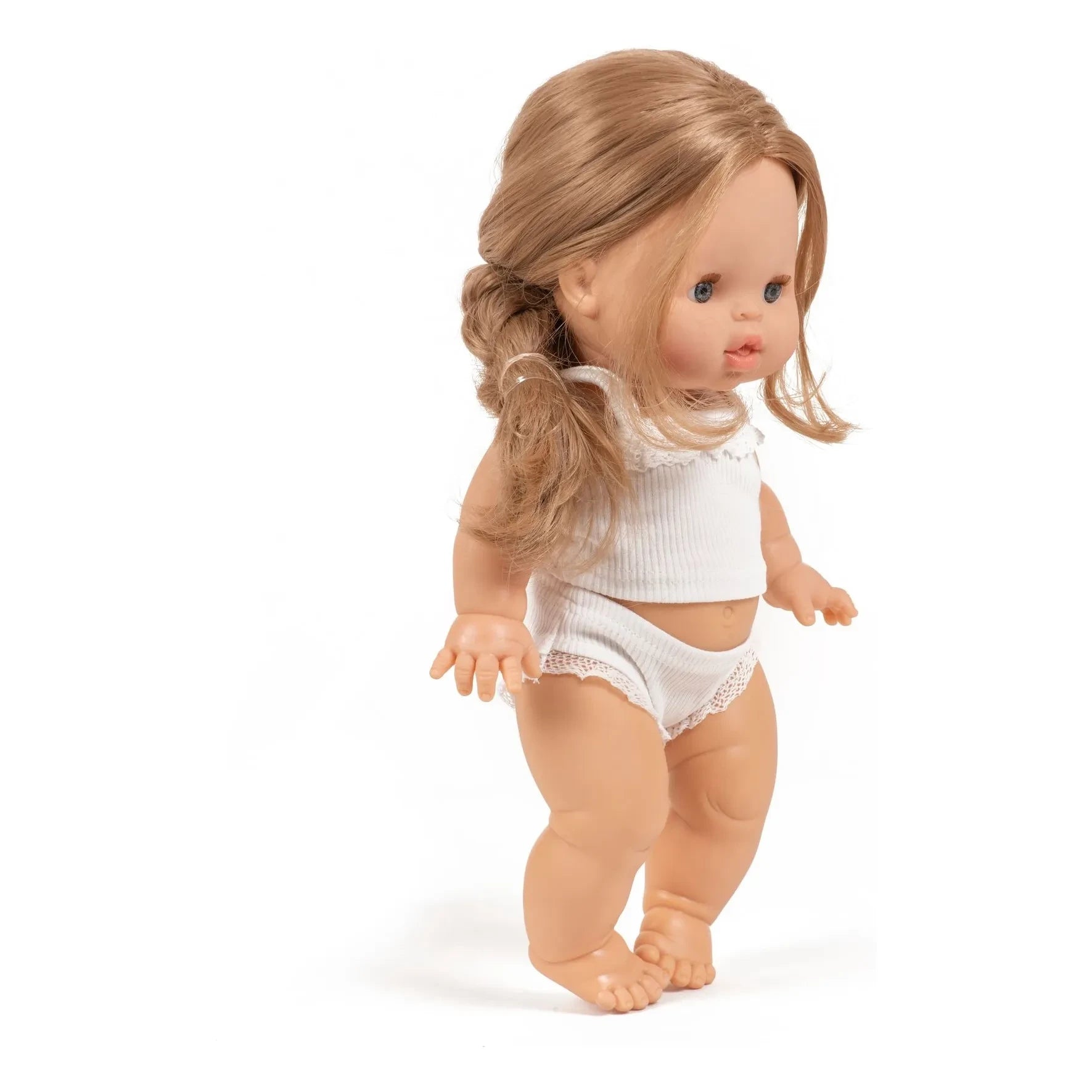 Muñeca Eleanor con conjunto de punto acanalado Minikane