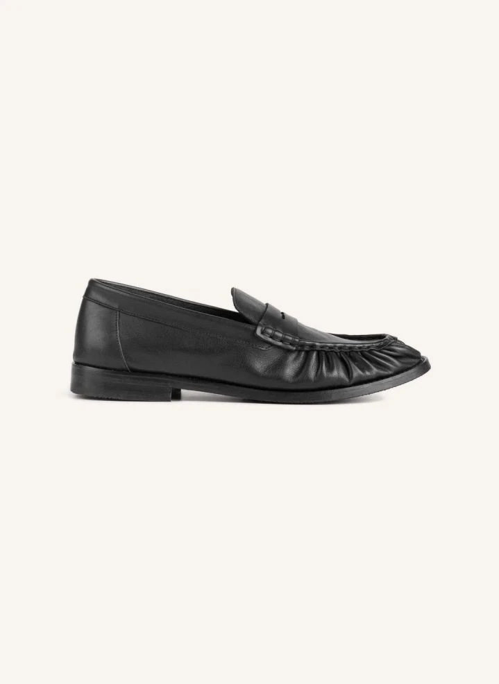 Garment Project - Charlie Deri Loafer | Negro