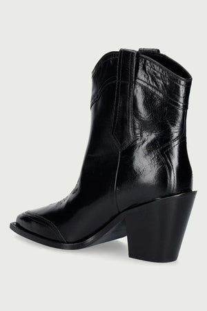 Botines de piel Cara Spazzo para mujer
