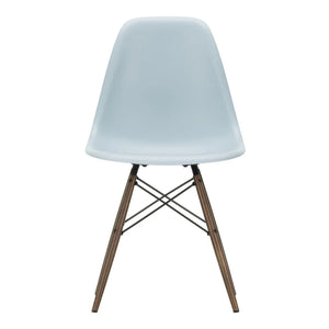 Vitra - Silla de plástico DSW - base de arce - Charles & Ray Eames | Gris azulado