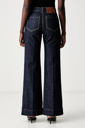 Victoria Beckham pantalón vaquero Alina de pernera ancha para mujer